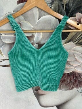 Zenana Emerald Ribbed V-Neck Crop Tank